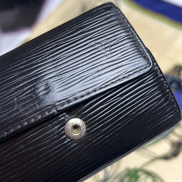 Auth. LV Louis Vuitton Black Epi Multicles 6 Key Ring Hoop Wallet unisex VTG - Picture 17 of 17